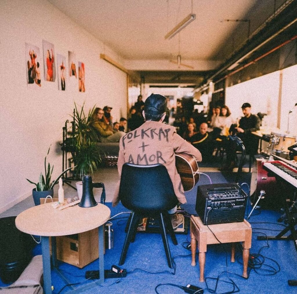 Concerto de música ao vivo no Temporada Social Club Porto