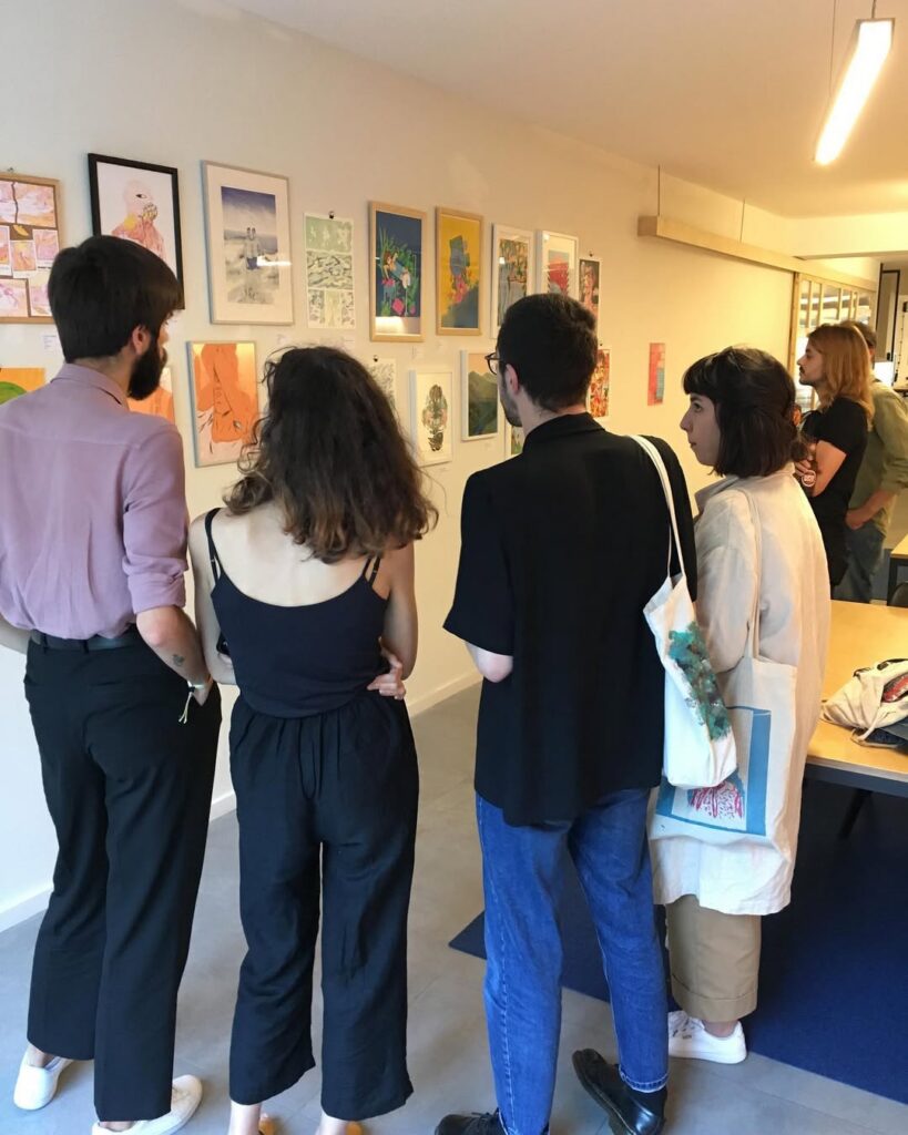 Vernissage e exposição de arte no Temporada Social Club Porto